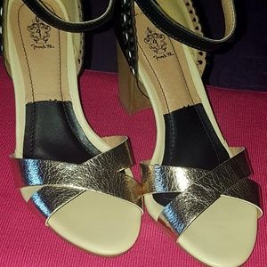 NWB French Blue heels